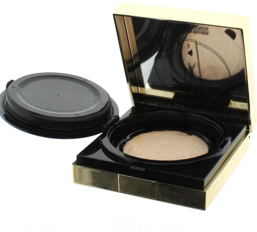 Yves Saint Laurent Touche Eclat Le Cushion Collector golden pigments & antioxidants Luminous Liquid Foundation B30 Almond, 15 g