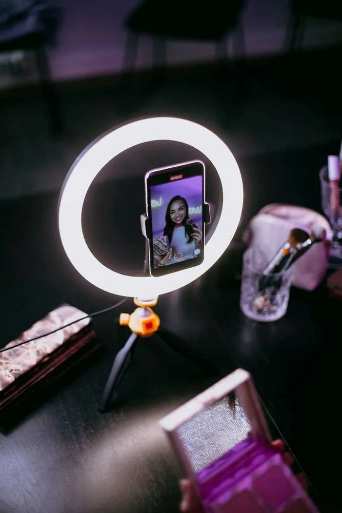 Kodak SB6083 LED Ring Light Selphie 10'' SL001 + Statyw Pilot Juodas
