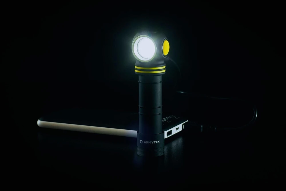 AR7 Žibintuvėlis Armytek Elf C2 USB-C šiltas PCB 4in1 1020 lm