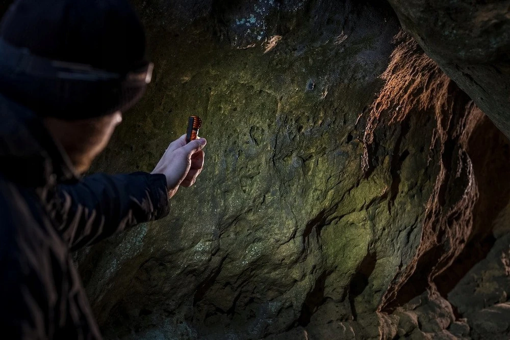 OLIGHT Stirnlampe Perun 3 Mini Oranžinis