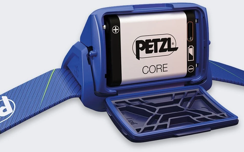 Petzl Tikka Core E067AB01 niebies.
