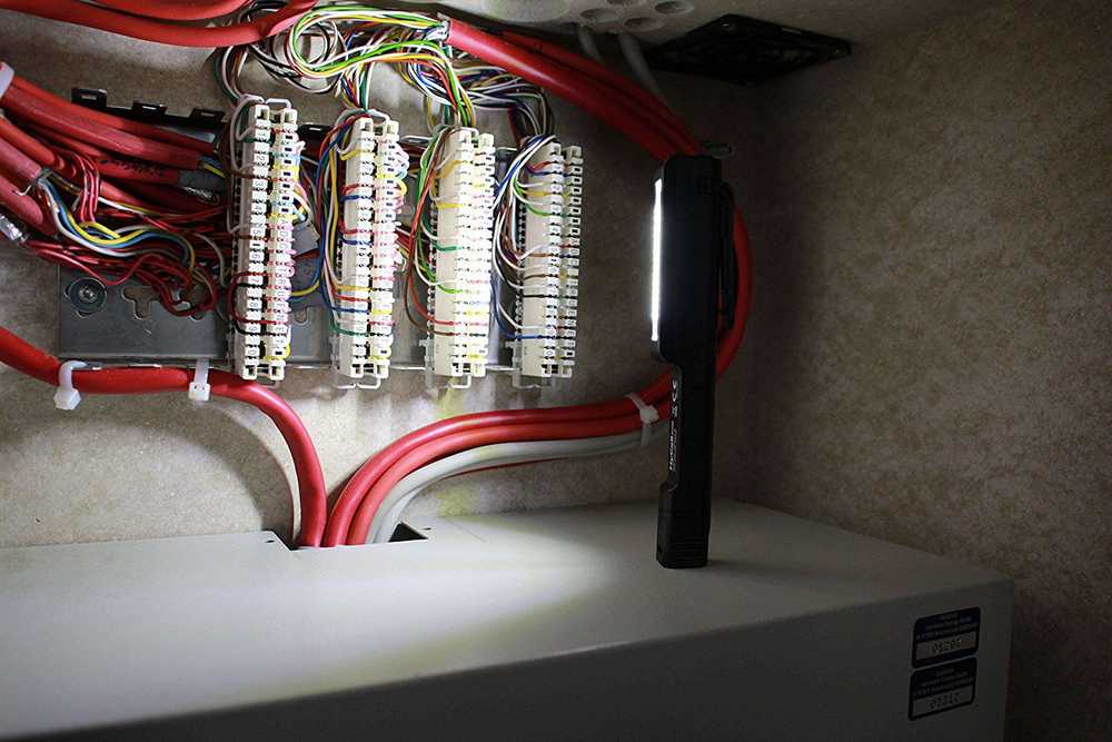 Žibintuvėlis Hycell Inspektionsleuchte COB-LED 3AAA (1600-0110)