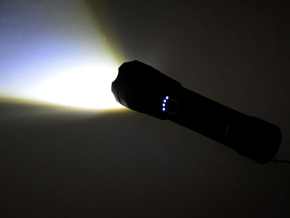 Jokomisiada Galingas USB įkraunamas LED žibintuvėlis, atsparus vandeniui SP0799