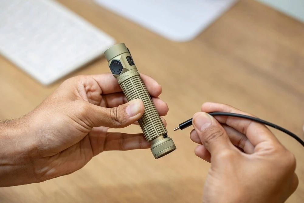 Žibintuvėlis OLIGHT Baton Ultra Žalias 1800 Lumens 170M USB-C Baton Ultra OG