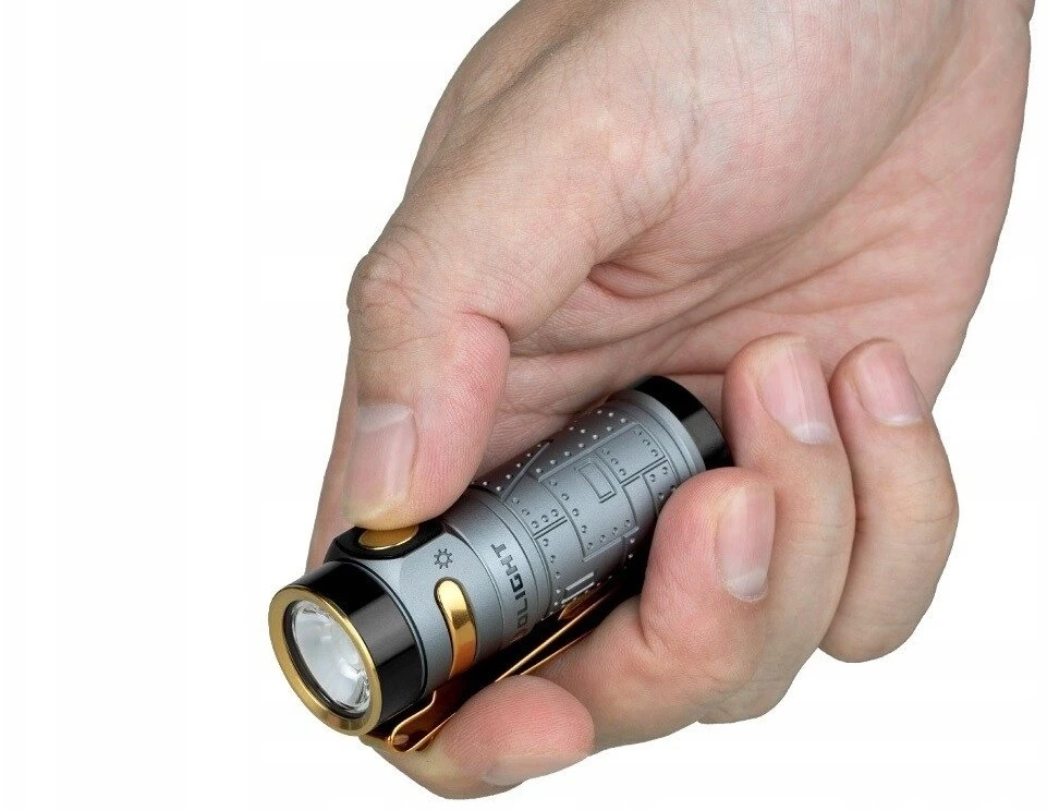 Žibintuvėlis OLIGHT Žibintuvėlis su ładowarką Baton 4 P. Edition pilo