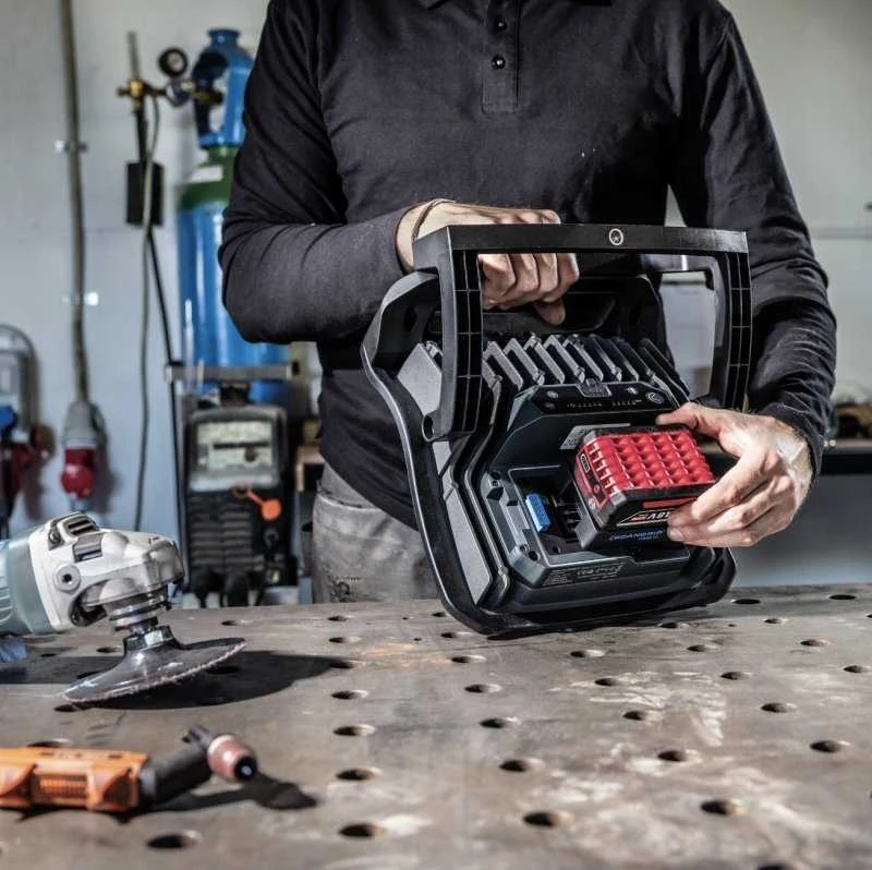 Akumuliatorinis darbo prožektorius Scangrip Nova 10 Connect, 10000 lm, IP65, 18/20 V