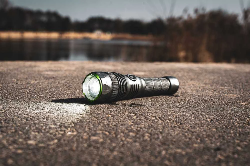Žibintuvėlis taktinis 3000lm IPX7 30W SMD VAYOX VA0364
