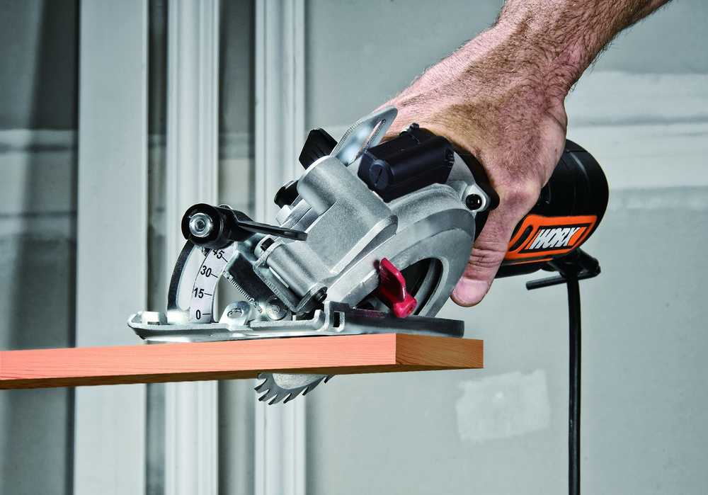 Žiedinis pjūklas Worx 800W skydelis 120mm WX437