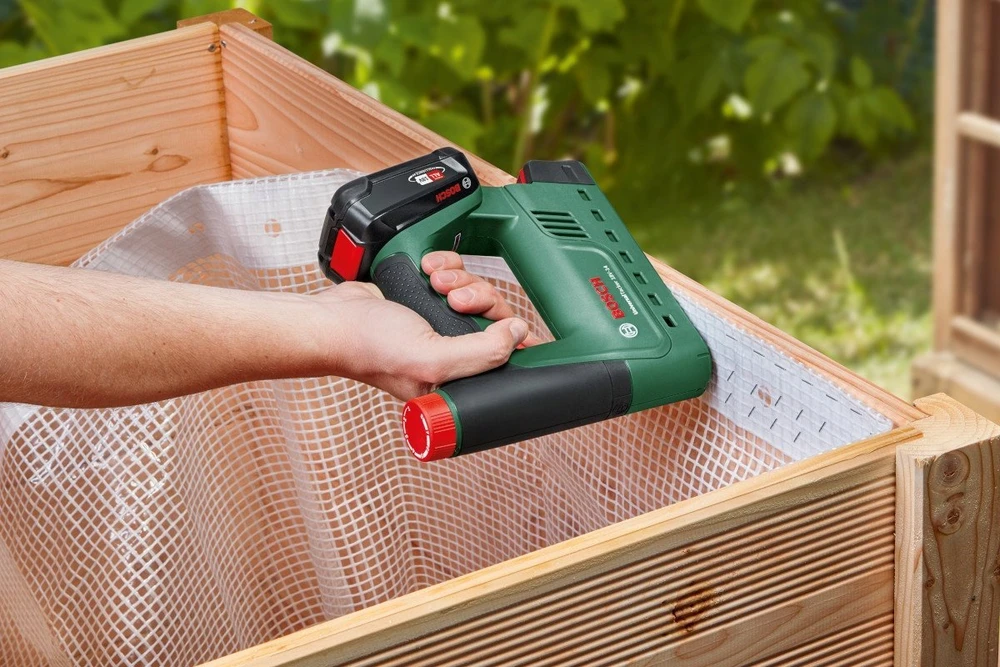 Bosch Akumuliatorinis segiklis UniversalTacker18V-14 be akumuliatoriaus ir kroviklio