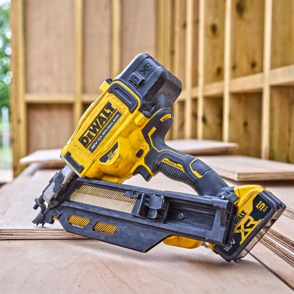 Viniakalė DeWalt DCN930N-XJ; 18 V (be akumuliatoriaus ir pakrovėjo)