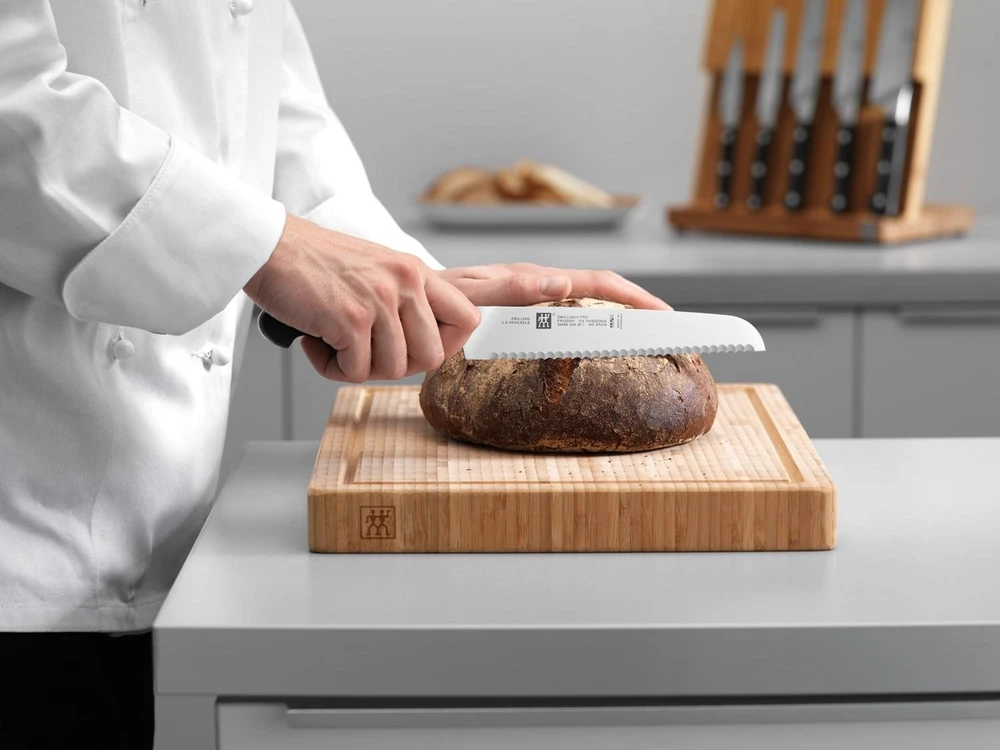 ZWILLING PRO Duonos peilis 20 cm