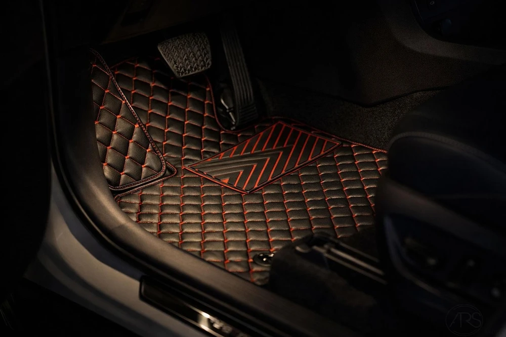 Kilimėliai QuiltyMats VOLKSWAGEN CADDY 2004-2020 (Krovininis) (2 vnt.), Juodas-Raudona /16-12