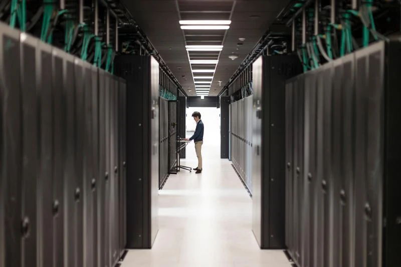 Šakotuvas Hewlett Packard (HP) „Meru HPE Aruba Networking AP-MNT-A Campus AP Type A“ pakabinamų lubų bėgelio plokščio 9/16 tvirtinimo laikiklio komplektas