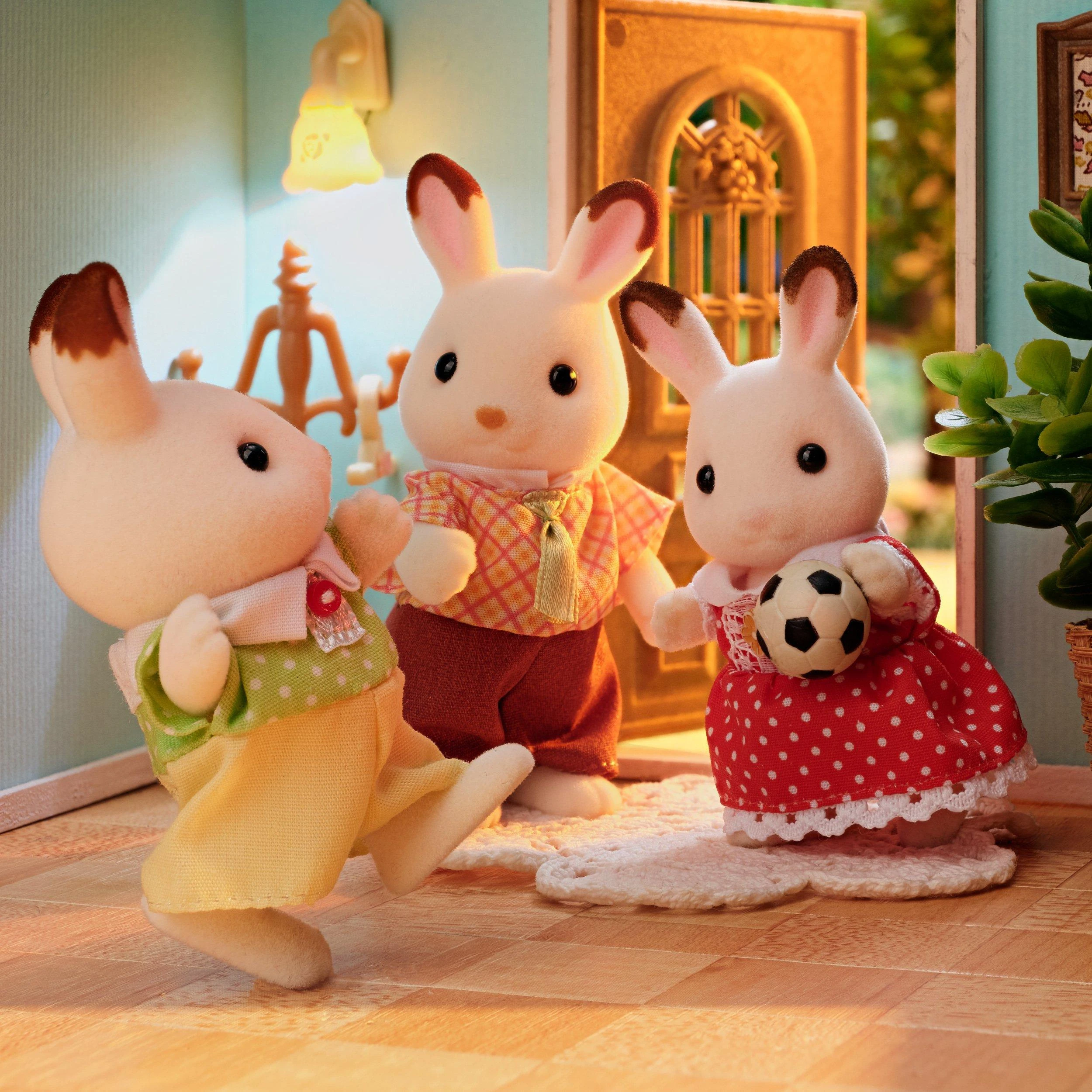 SYLVANIAN FAMILIES Triušiukų šeimynėlė aprašymas - Prekės nuotrauka