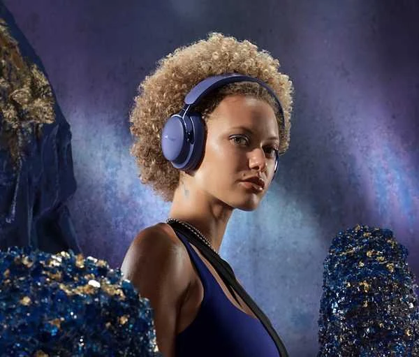 Bose QuietComfort Ultra ausinės su modeliu