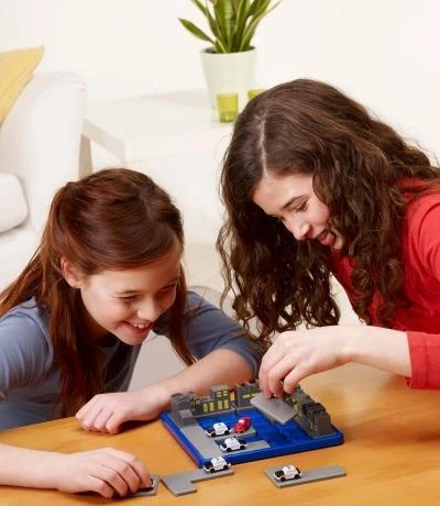 Iuvi Games SMART GAMES žaidimas Kelių policijos paštas, SG250