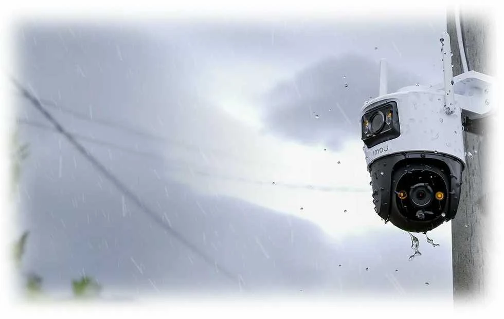 „Imou Cruiser Dual 10MP Turret“ IP apsaugos kamera, skirta lauko sąlygoms, 2304 x 1296 pikselių, montuojama ant lubų.