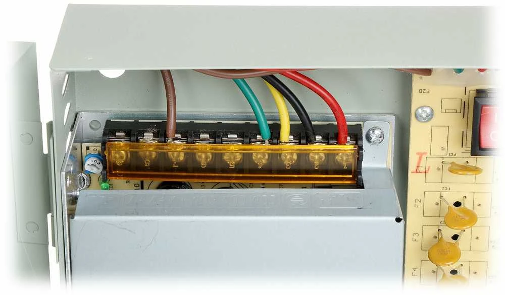 TST IMPULSINIS MAITINTUVAS 12V/21A/PA18