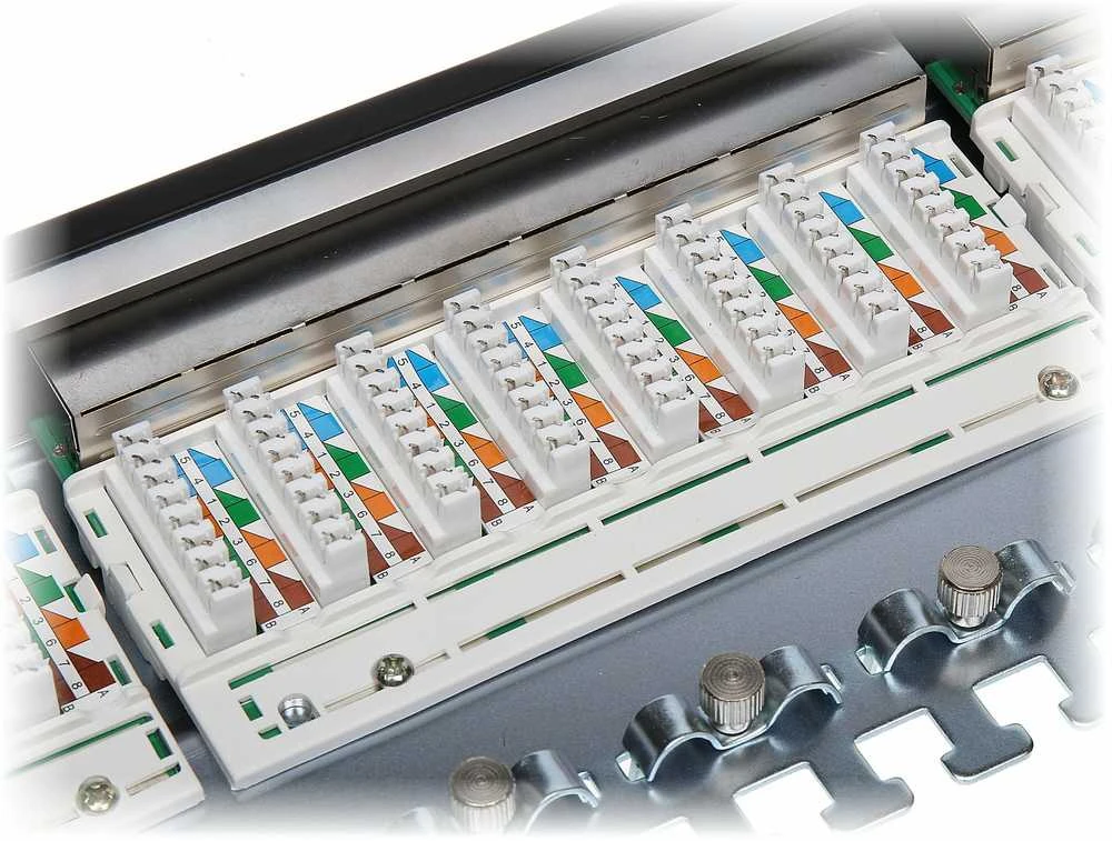 Dipol KOMUTACINIS SKYDELIS RJ-45 PP-24/RJ6-C/FTP