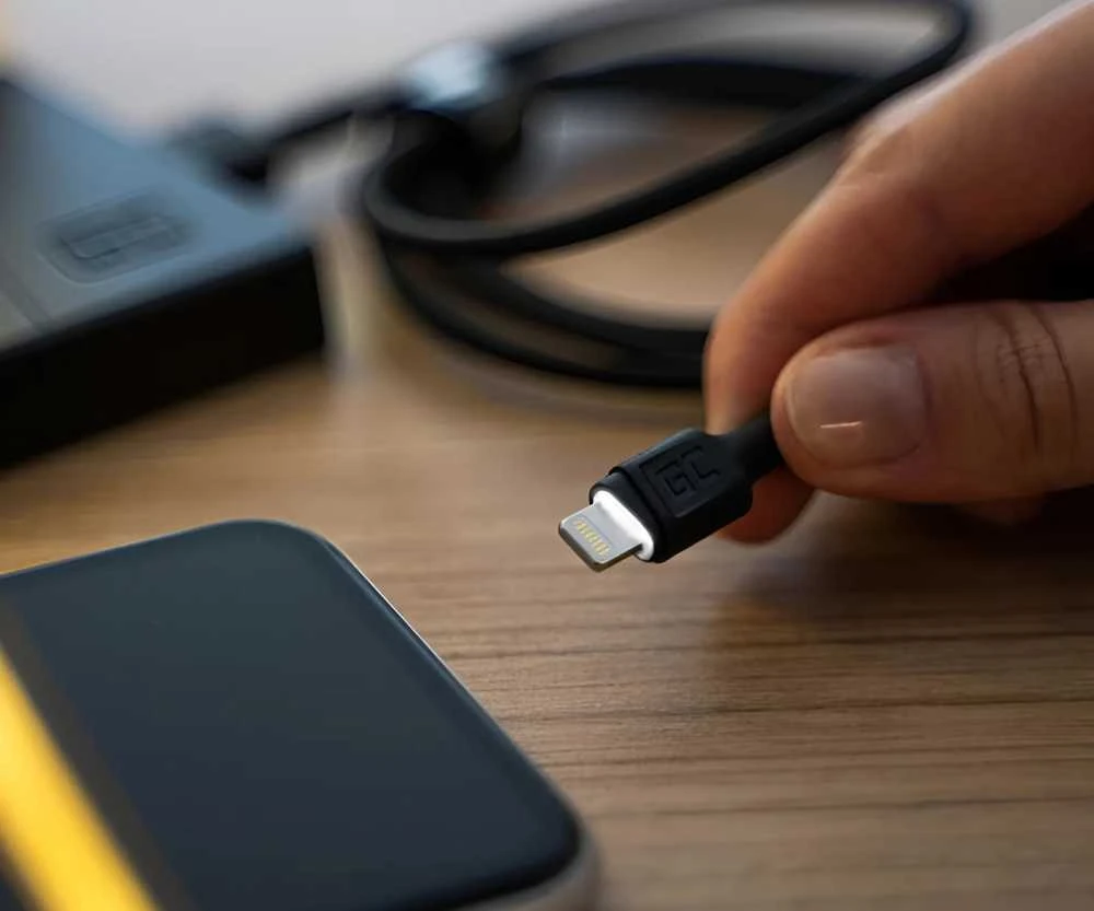 Žalias Cell Cable Žalias Cell Ray USB-A - Lightning Baltas LED 200cm su Apple 2.4A greito įkrovimo palaikymu