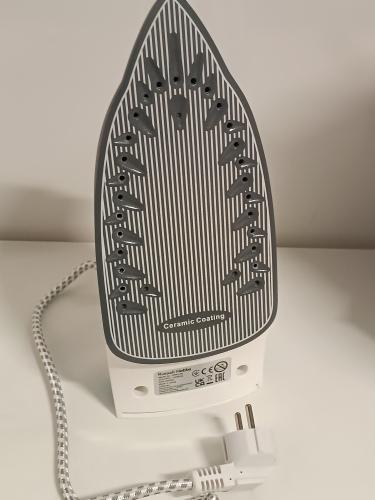 (Grąžinta prekė), Russell Hobbs garų lygintuvas Supreme Steam Pro (2600 vatų, 140 g/min papi (Atnaujinta)