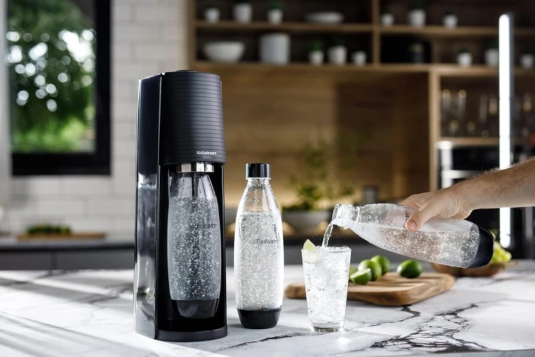 Gėrimų gaminimo aparatas SodaStream Terra juodas +2 buteliukai