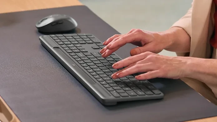 Logitech Signature Slim Solar+ K980 verslui Belaidė klaviatūra, RF+Bluetooth, JAV tarptautinis, grafito spalvos