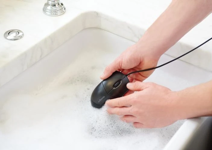 Kensington Pro Fit Washable Laidinė pelė USB-A 1600 DPI, Juoda