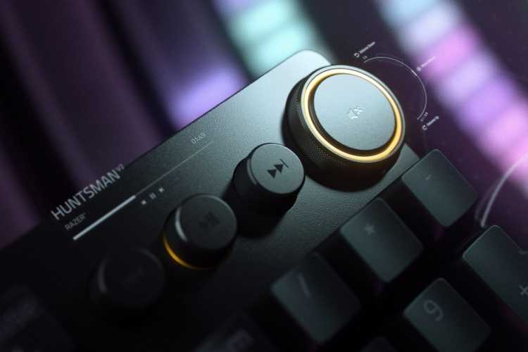 Razer Huntsman V2 Laidinė žaidimų klaviatūra RGB LED, USB, DE, Clicky Optical Violetinė Switch, Juoda