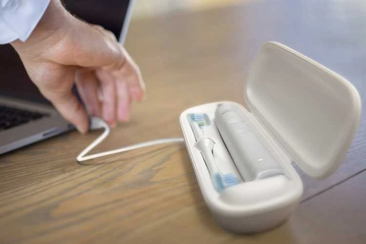 Philips DiamondClean 9000 „Sonic“, elektrinis dantų šepetėlis su programa HX9911/27