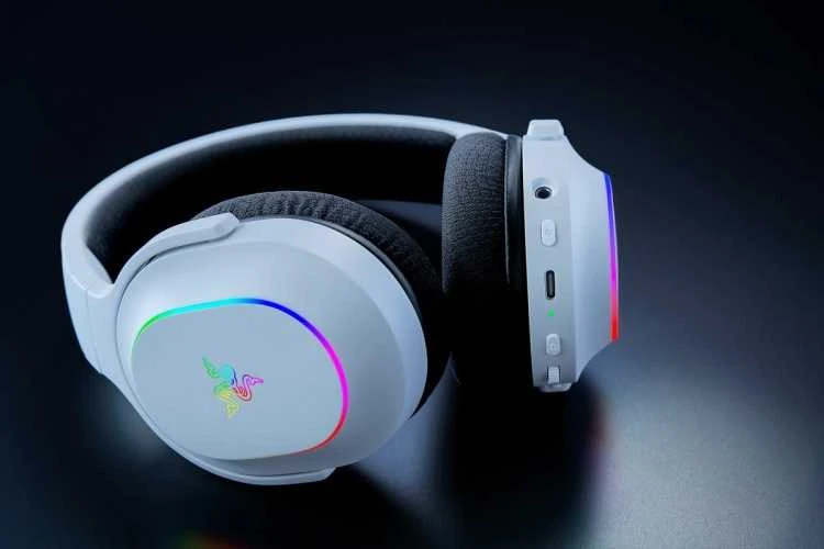 Razer | Ausinės Žaidimams | Barracuda X Chroma | Belaidės | Over-Ear | Mikrofonas | Belaidės | Baltas