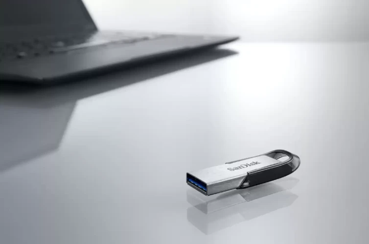 USB laikmena SanDisk Ultra Flair USB 3.0 32GB
