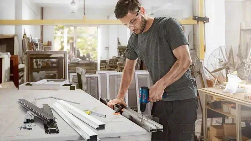 Akumuliatorinis gręžtuvas-suktuvas Bosch GSR 120-LI 12 V 2 Ah