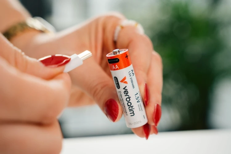 Verbatim 30249 USB-C Įkraunamos baterijos Li-ion AA 2100mAh (4 vnt pakuotėje)