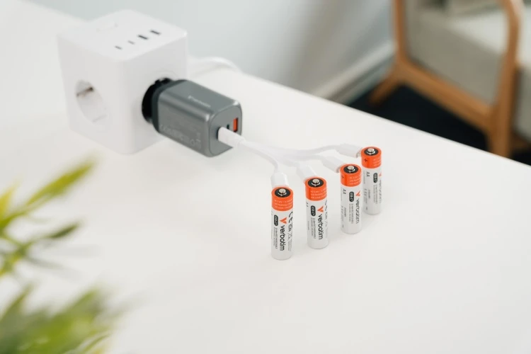 Verbatim 30249 USB-C Įkraunamos baterijos Li-ion AA 2100mAh (4 vnt pakuotėje)