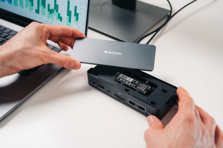 Verbatim USB-C Pro prijungimo stotelė CDS-15SSD, 15 prievadų: SSD, USB A/C, HDMI, DP, garso, SD+Micro SD, RJ45