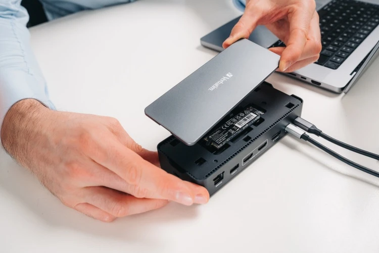 Verbatim USB-C Pro prijungimo stotelė CDS-15SSD, 15 prievadų: SSD, USB A/C, HDMI, DP, garso, SD+Micro SD, RJ45