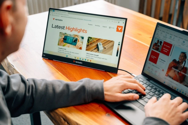 Nešiojamas monitorius Verbatim LIGHT 15.6″ FHD juodos spalvos 32401