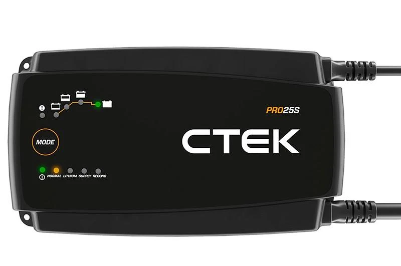 CTEK PRO 25S akumuliatorių įkroviklis su LED indikatoriais
