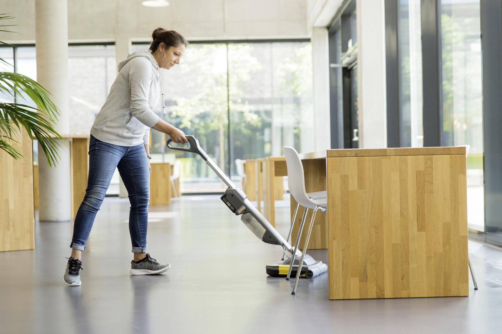 Grindų plovimo įrenginys Karcher BR 30/1 C