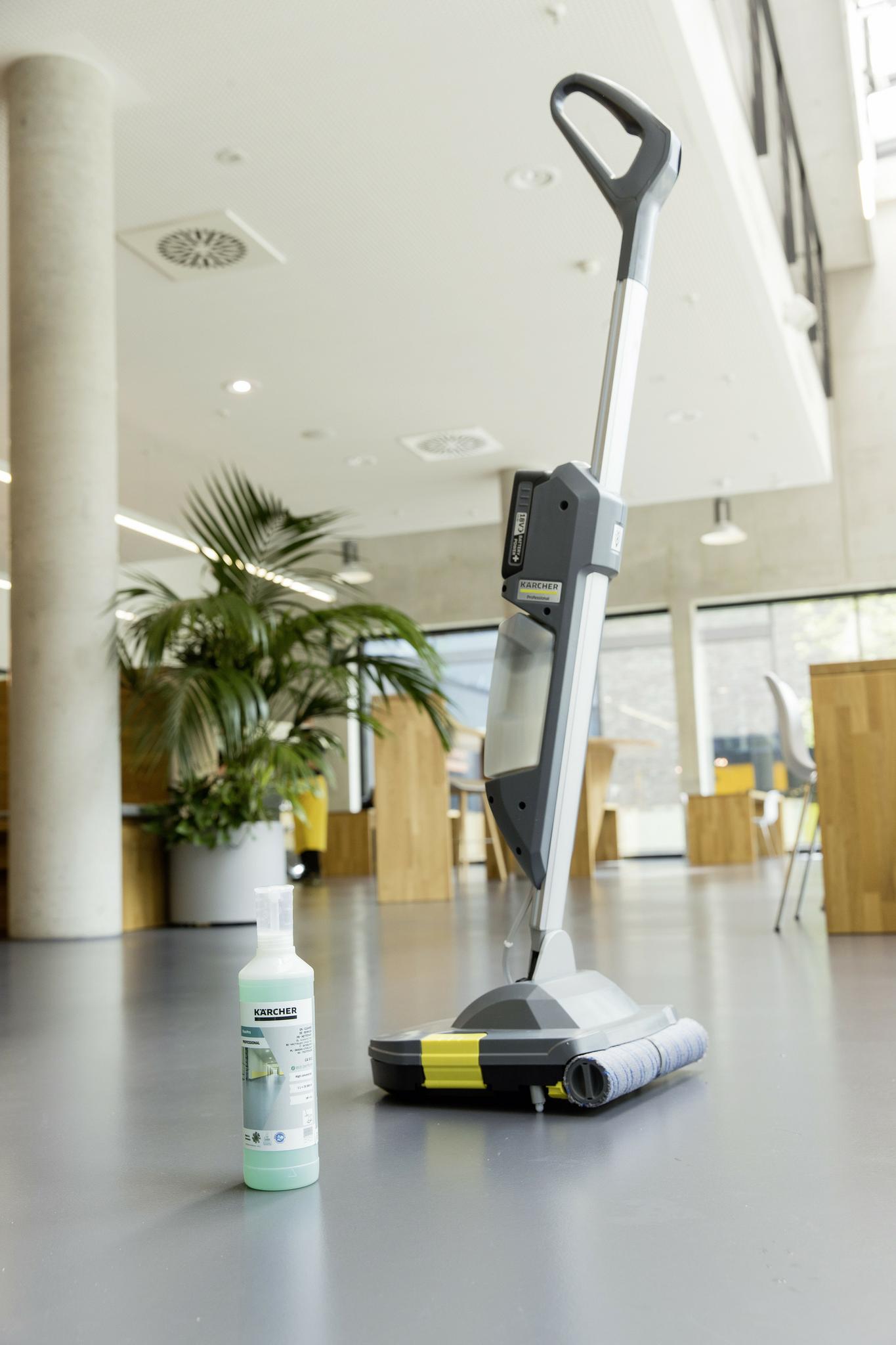 Grindų plovimo įrenginys Karcher BR 30/1 C