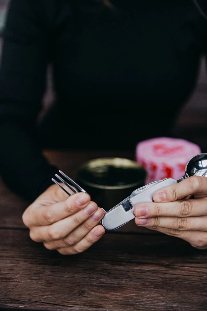 4 viename kelioniniai stalo įrankiai, būtini „Spokey VICTUS“