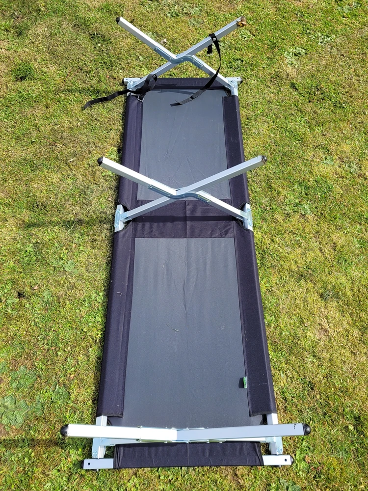 Sulankstomas gultas BasicNature Alu-Campbed, 210x66cm, Juodas