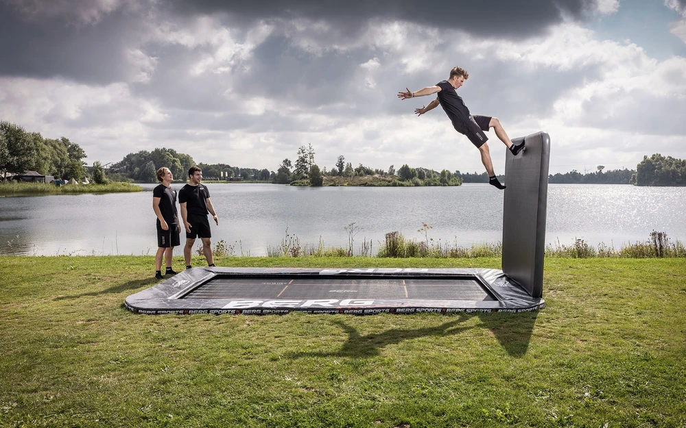 BERG Sports Ultim Pro Bouncer FlatGround batutas 5x5 su AeroWall