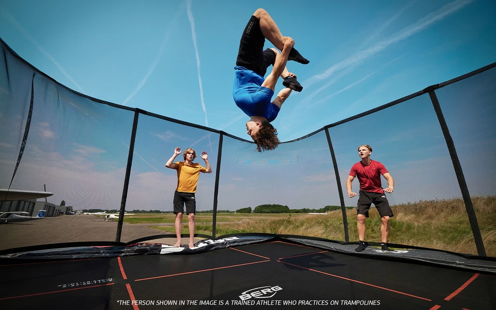 BERG Sports Ultim Pro Bouncer Regular 5x5 su apsauginiu tinklu XL