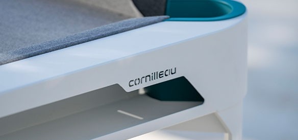 Cornilleau Lauko biliardo stalas Hyphen, baltas rėmas / tamsiai pilkas audinys, be dangčio aprašymas - Prekės nuotrauka