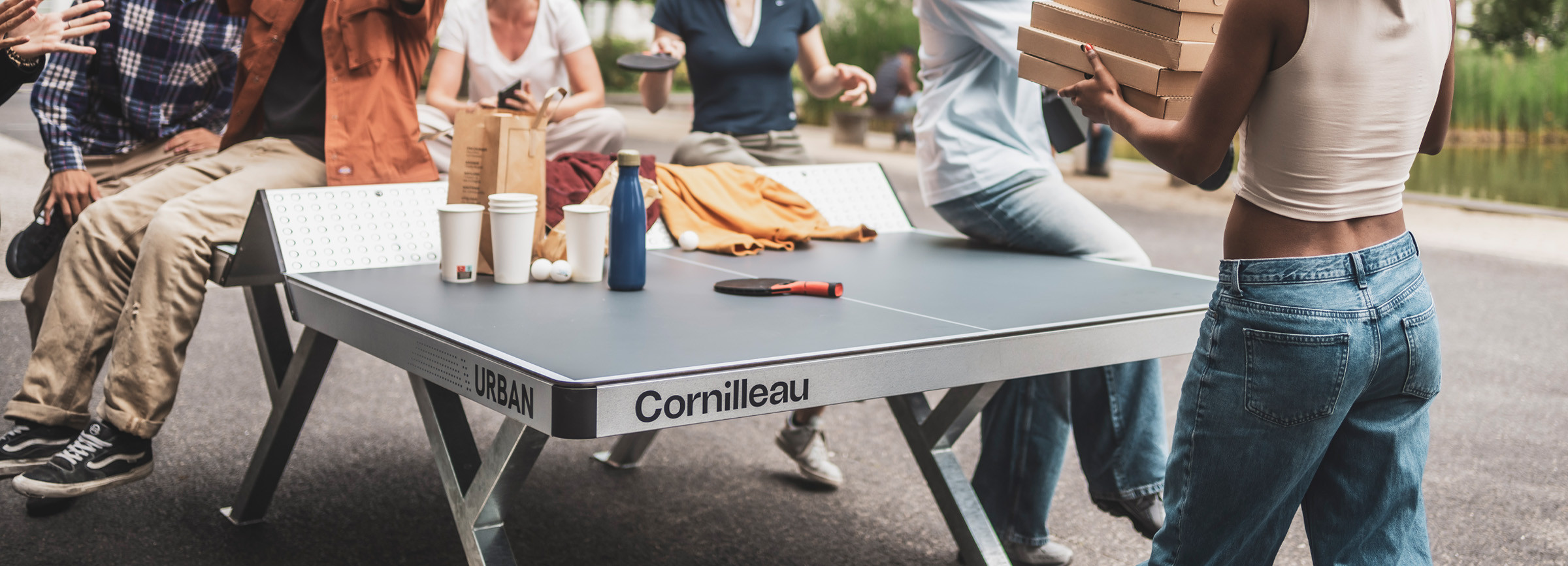 Cornilleau Lauko stalo teniso stalas Urban aprašymas - Prekės nuotrauka