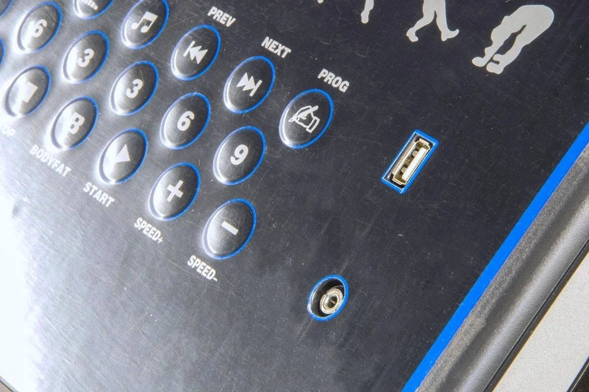 Elektrinis bėgimo takelis EB Fit Tech Run W4.0