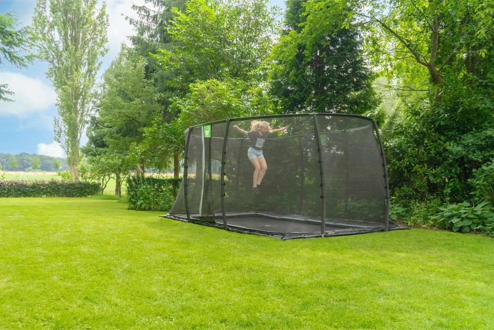 EXIT Dynamic įleidžiamas batutas 244x427 cm su apsauginiu tinklu – juodas