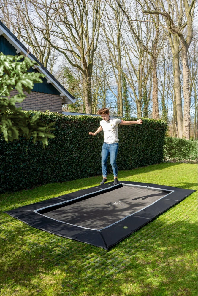 EXIT Dynamic įleidžiamas batutas 244x427 cm su Freezone apsauginėmis plytelėmis, juodas